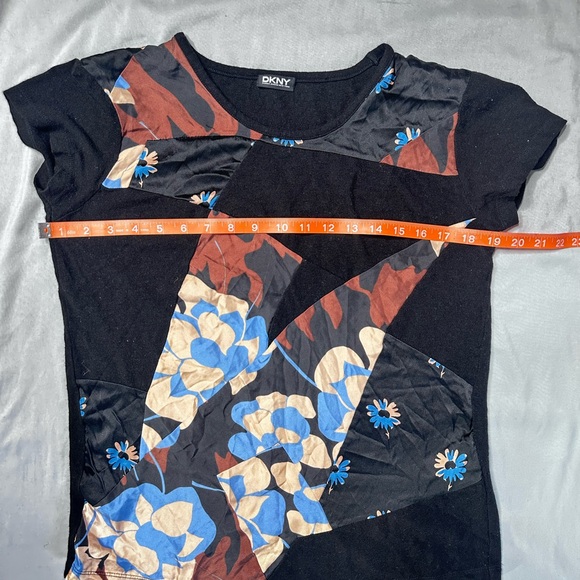 DKNY Black Wool with Vibrant Floral Front Design - Picture 6 of 6